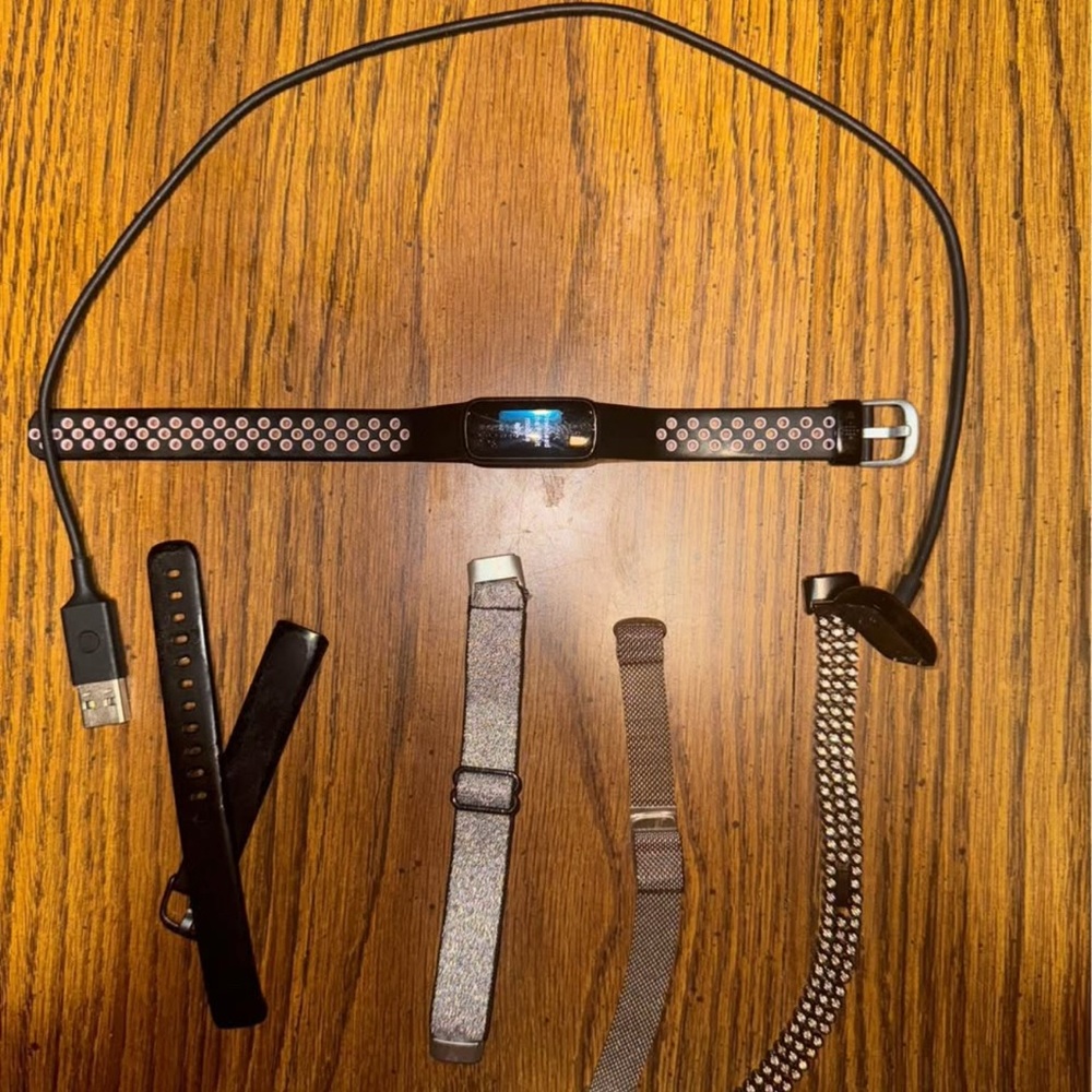 Fitbit Luxe